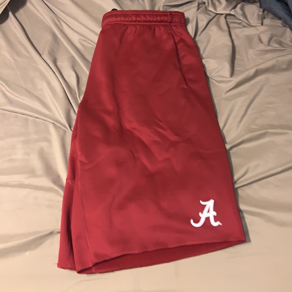 Mens official locker room alabama football sweatpant shorts.